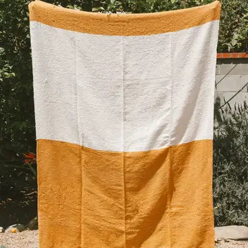 Golden - SUSTAINABLE RECYCLED THROW BLANKET