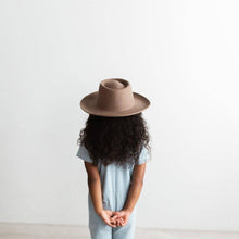 Load image into Gallery viewer, Ginger Kids Gambler - Taupe