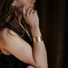Load image into Gallery viewer, Absaroka Cuff // Copper Obsidian