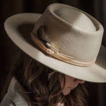 Load image into Gallery viewer, Quill Hat Pin // Clutch