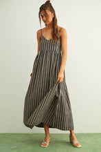 Load image into Gallery viewer, D4621   STRIPE PATTERN LONG DRESS