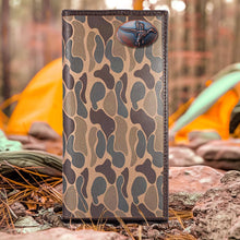 Load image into Gallery viewer, Mallard Men's Secretary Old School Camo Leather Wallet.