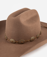 Load image into Gallery viewer, Concho Studded Hat Band