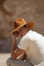 Load image into Gallery viewer, Cobo Fedora Hat for Women in Cooper, 100% Bolivian Wool