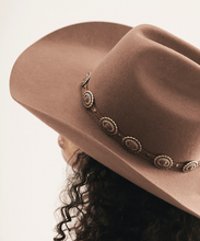 Load image into Gallery viewer, Concho Studded Hat Band