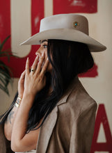 Load image into Gallery viewer, Delta Hat Pin // Clutch