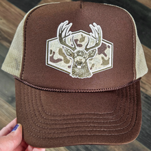 Load image into Gallery viewer, Deer Hunting Embroidered HAT/POCKET Patch