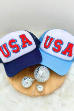 Load image into Gallery viewer, USA Trucker Hat